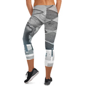 Abstract Octopus - Capri Leggings
