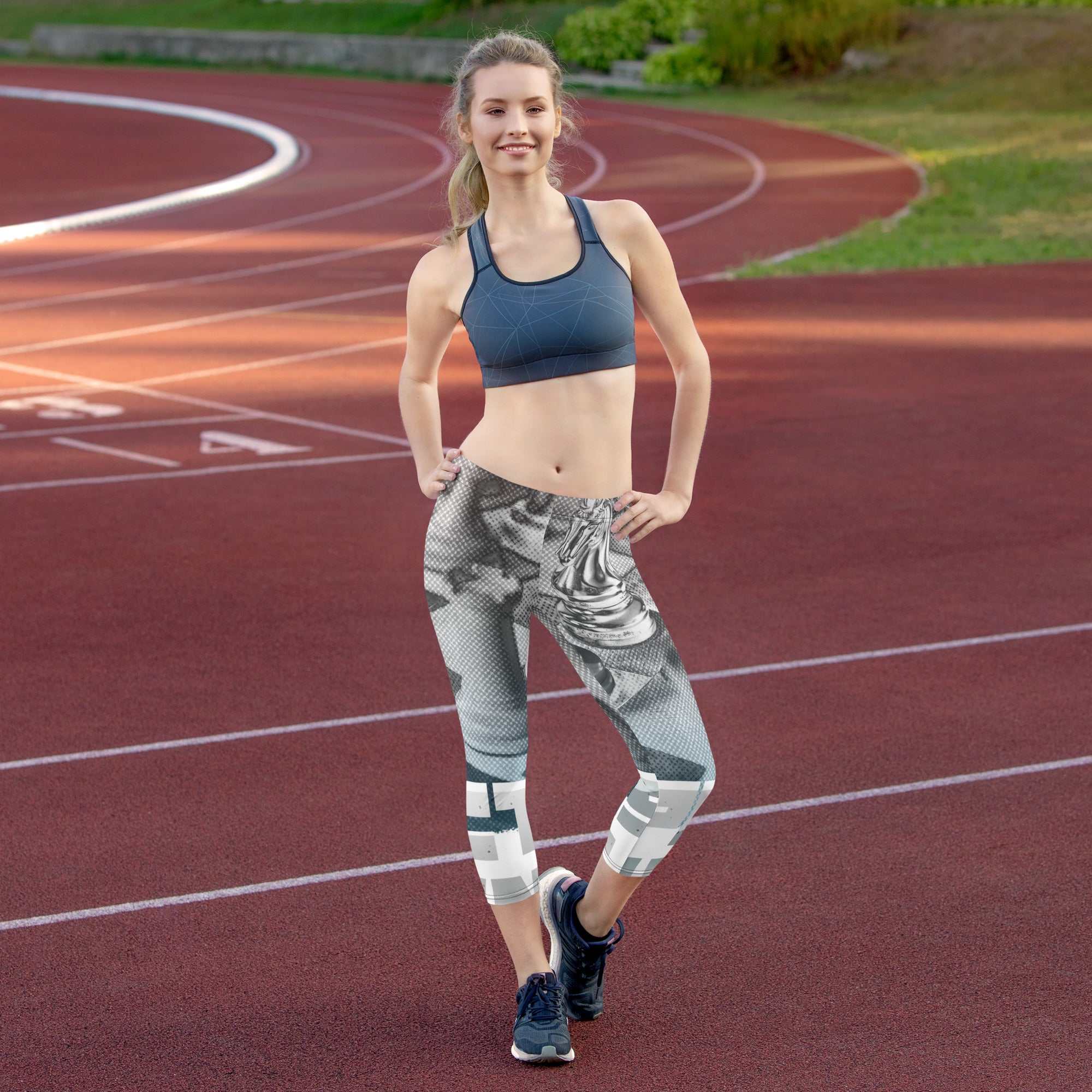 Abstract Octopus - Capri Leggings