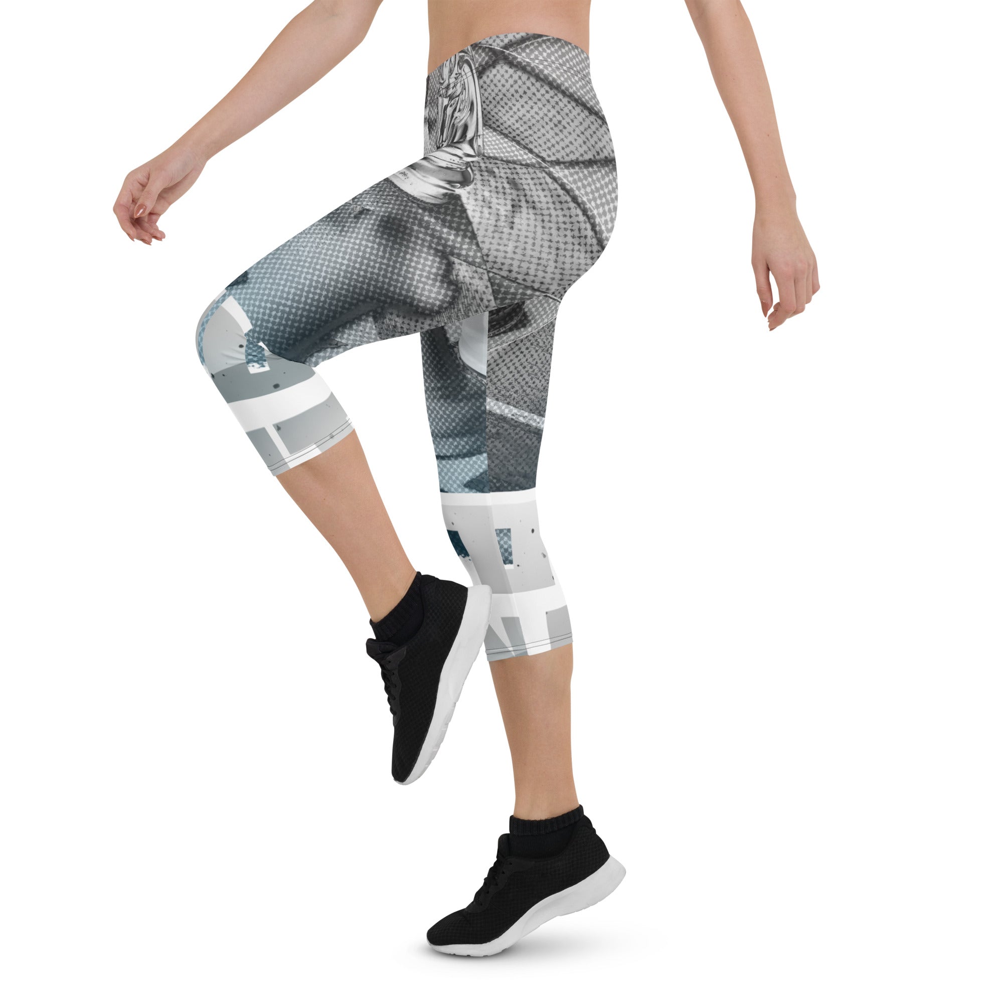 Abstract Octopus - Capri Leggings