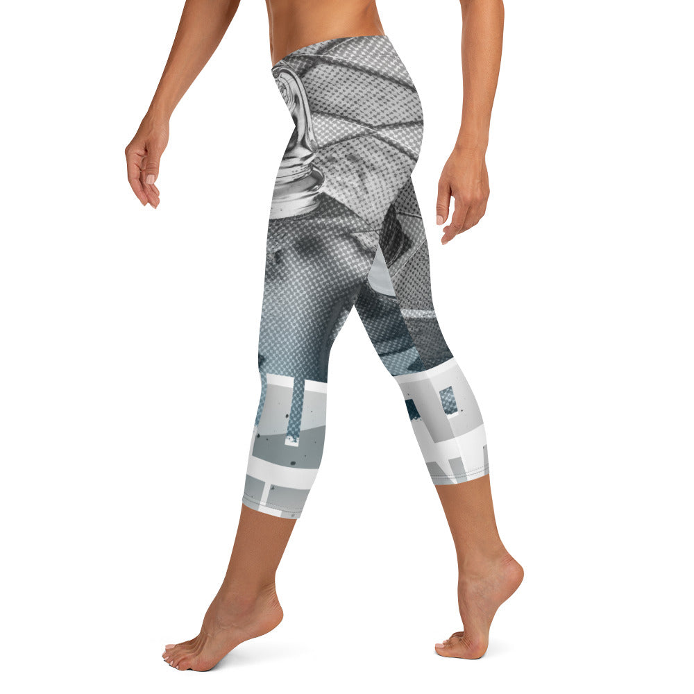 Abstract Octopus - Capri Leggings