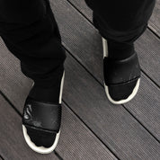 Infinite Variations - Abstract Knight - Men’s slides