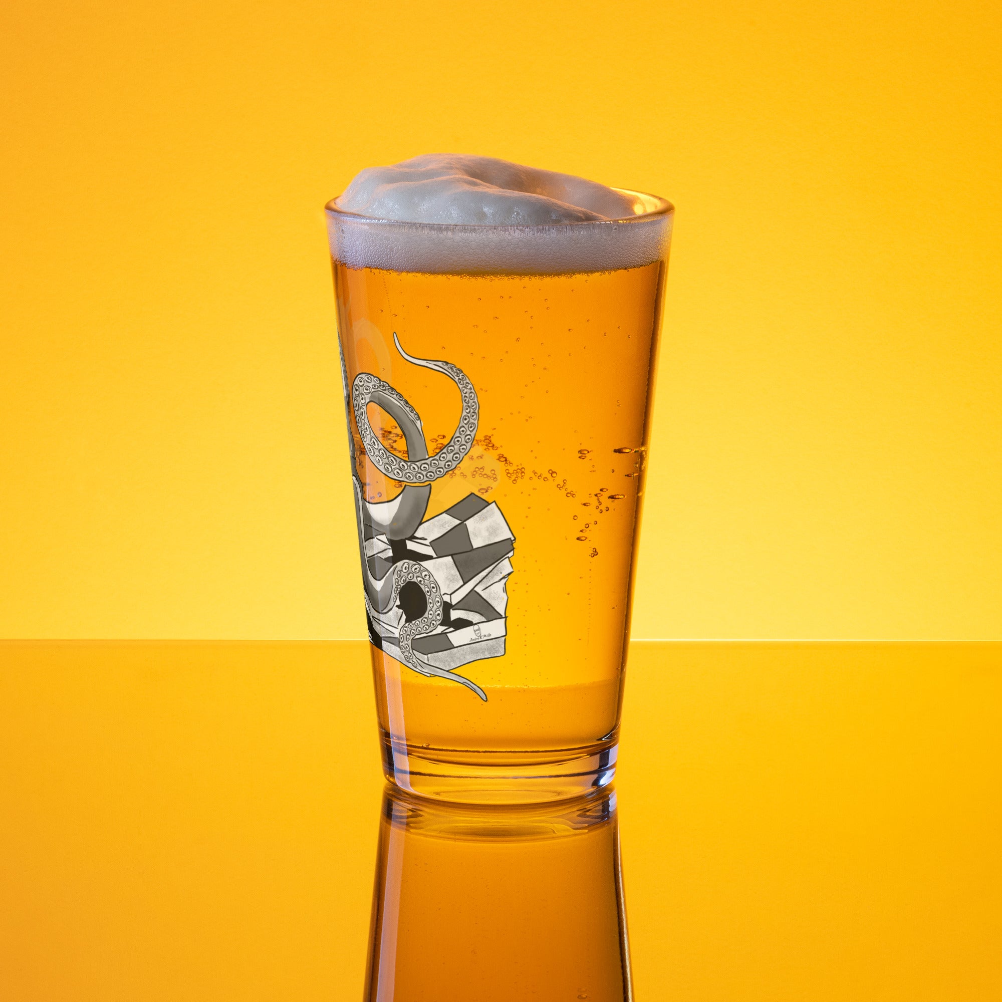 Octopus Knight - Shaker pint glass